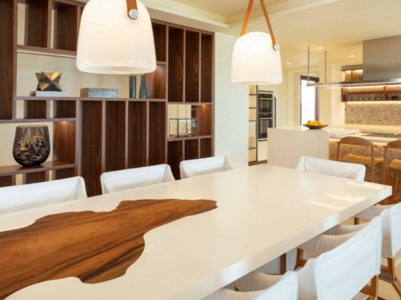 Golden Mile  – 5B Beachfront Villa – For Rent