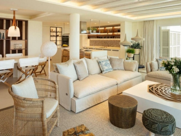 Golden Mile  – 5B Beachfront Villa – For Rent