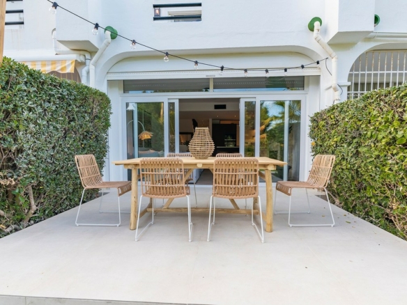 Nueva Andalucia – 3B Townhouse -1st Line Golf – Key ready