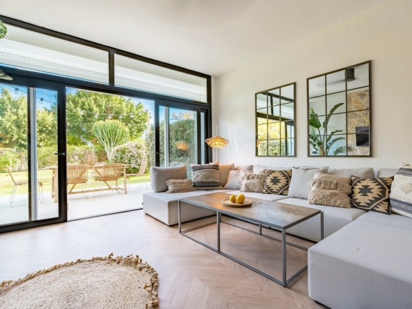 Nueva Andalucia – 3B Townhouse -1st Line Golf – Key ready