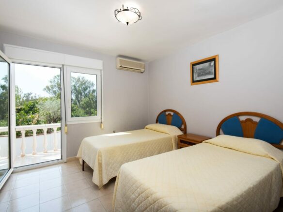 Marbella East – 3B Villa – Good Condition