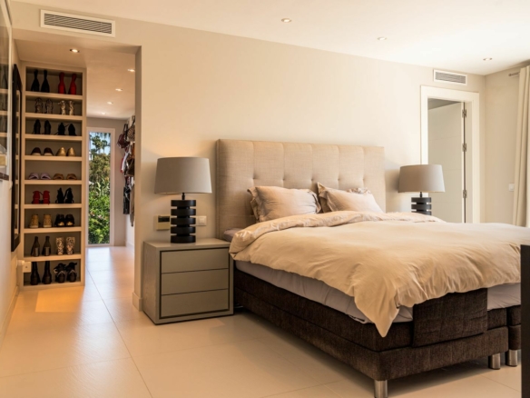 Nueva Andalucia -4B Villa – Reformed -Gated