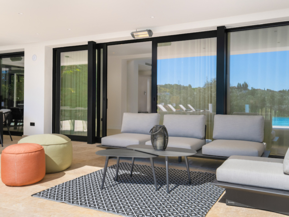 Nueva Andalucia – 5B Luxury villa  – Gated – 1st Line Golf