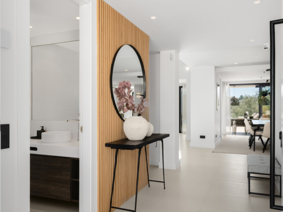 Nueva Andalucia – 5B Luxury villa  – Gated – 1st Line Golf