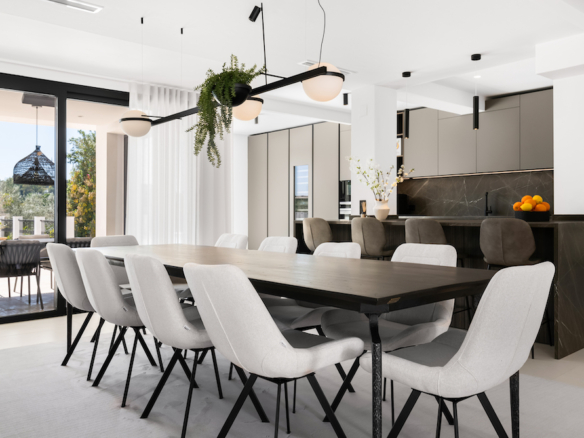 Nueva Andalucia – 5B Luxury villa  – Gated – 1st Line Golf