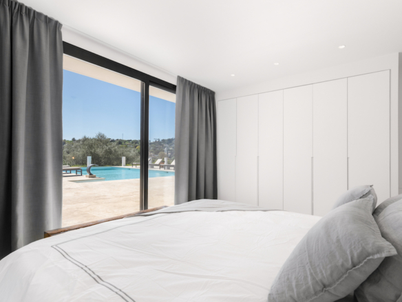 Nueva Andalucia – 5B Luxury villa  – Gated – 1st Line Golf
