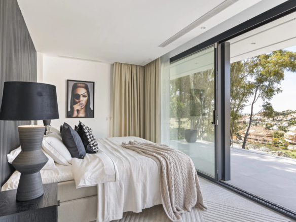 Nueva Andalucia – 5B Modern Villa -Key Ready – Panoramic Views