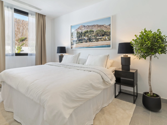 Nueva Andalucia – 5B Modern Villa -Key Ready – Panoramic Views