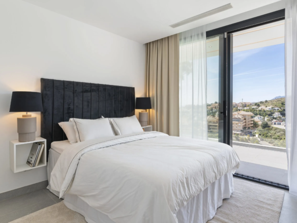 Nueva Andalucia – 5B Modern Villa -Key Ready – Panoramic Views