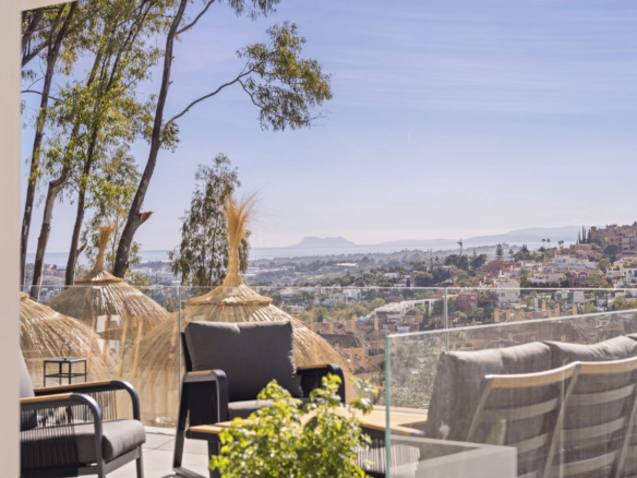 Nueva Andalucia – 5B Modern Villa -Key Ready – Panoramic Views