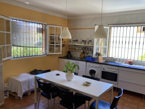 Nueva Andalucia – Large 3B Townhouse – Central