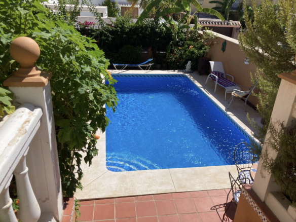 Nueva Andalucia – Large 3B Townhouse – Central