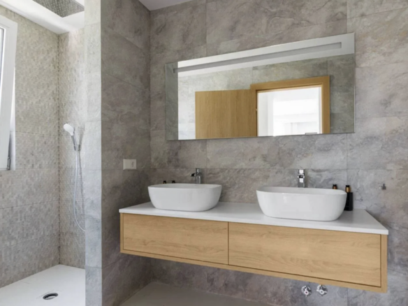 Nueva Andalucia  – Modern 6B villa – Gated