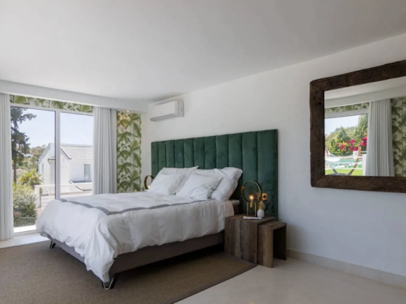 Nueva Andalucia  – Modern 6B villa – Gated