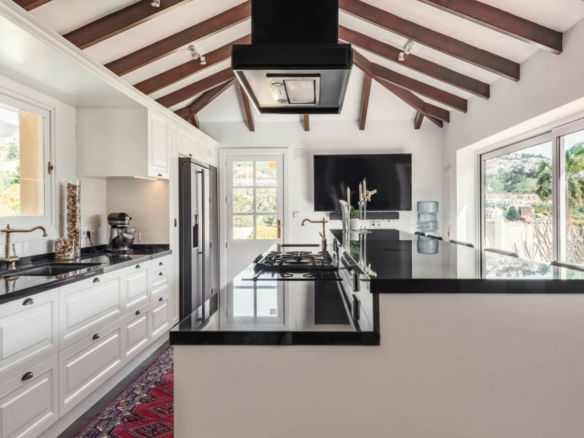 Benahavis  – 4Bed Villa -To Reform