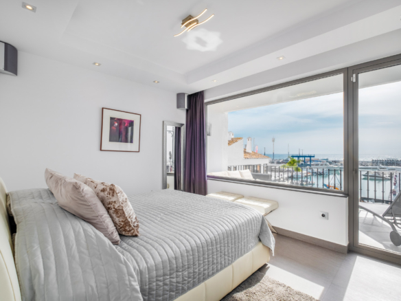 Puerto Banus  – 2B Apartment – Sea & Port View