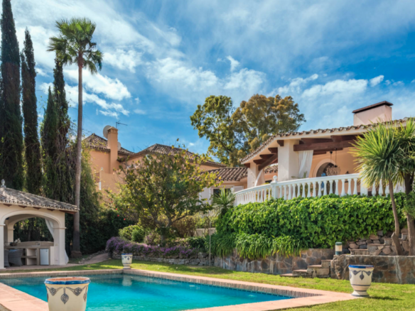 Benahavis  – 4Bed Villa -To Reform