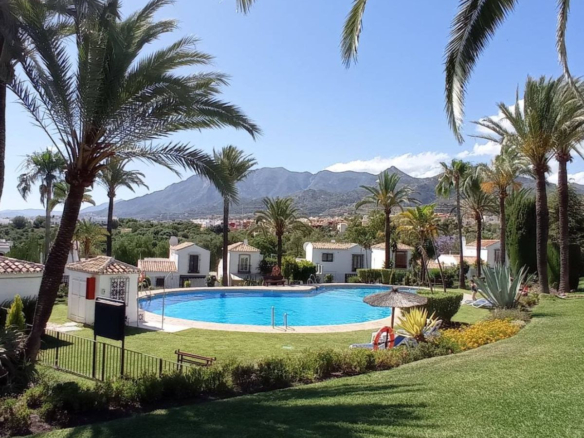 Marbella East -3B Villa – Huge Community Garden