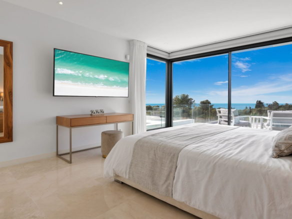Marbella East – Modern 6B Villa – Sea Views – Gated