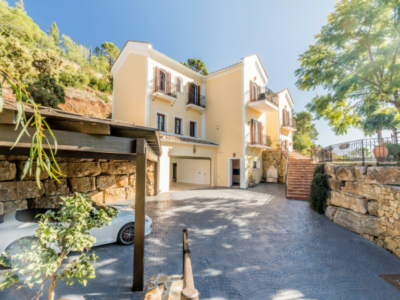 El Madroñal – 6B Villa – Gated