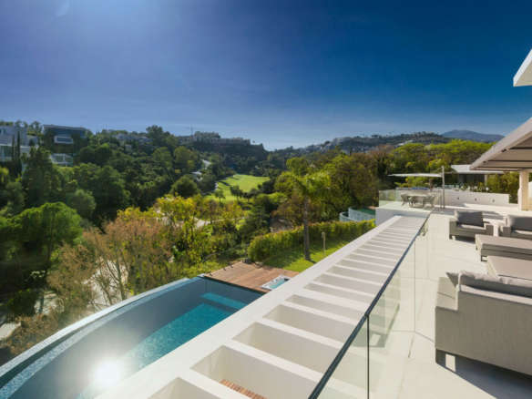 For sale  – Benahavis –  Modern 5B villa – Panoramic views 🌳