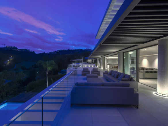 For sale  – Benahavis –  Modern 5B villa – Panoramic views 🌳
