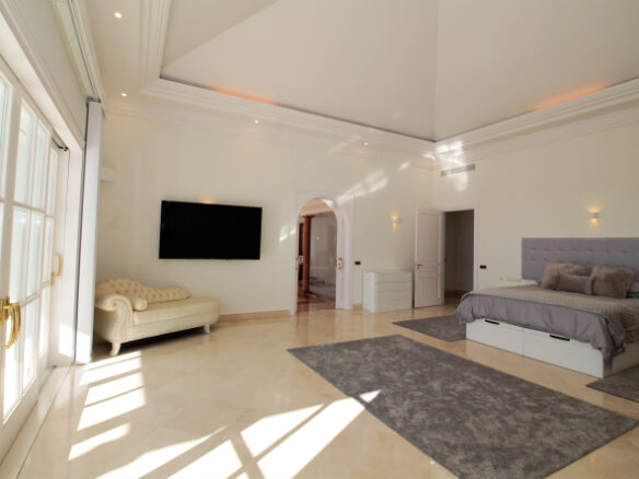 SOLD – La Zagaleta – Palatial 8B Mansion -Sea Views- Gated