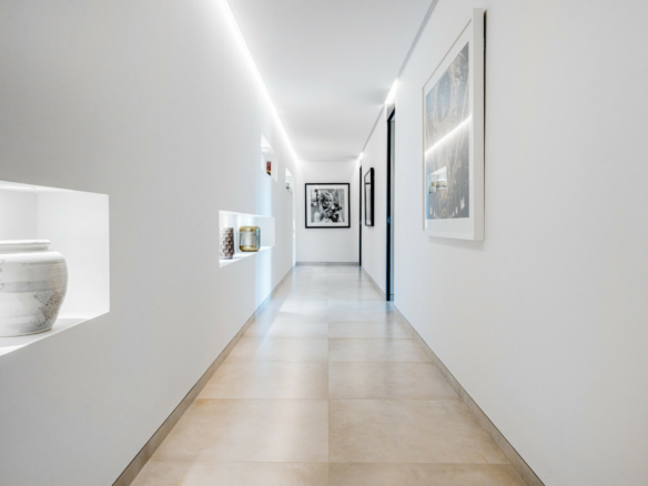 SOLD – El Madroñal – 5B Modern villa – Sea Views – Gated 