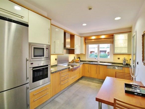 Sierra Blanca  – 2B Penthouse -Indoor heated pool