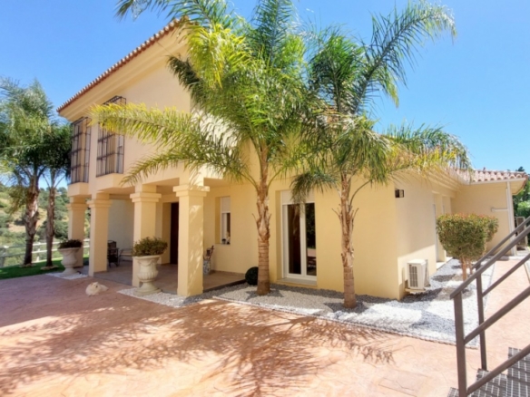 Cabopino – 6B Country Home -Sea Views