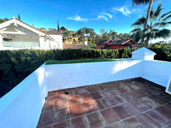 🏡 Charming Andalusian Style Villa on the New Golden Mile! 🌺