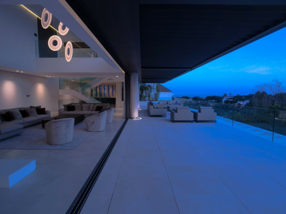 For sale  – Benahavis –  Modern 5B villa – Panoramic views 🌳