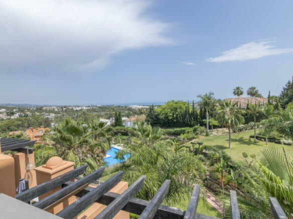 SOLD Nueva Andalucia – Quality 2B  Penthouse – Open Views