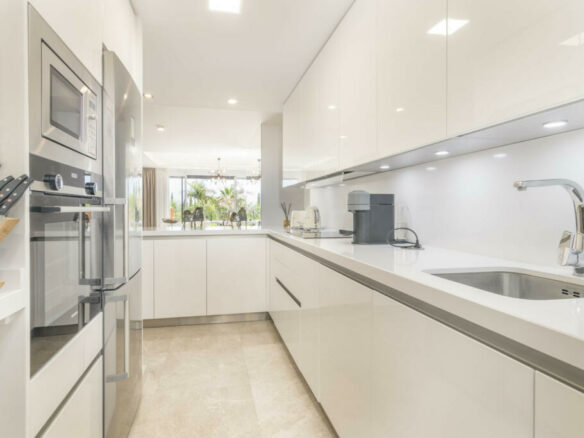 SOLD Nueva Andalucia – Quality 2B  Penthouse – Open Views