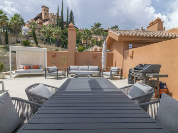 SOLD Nueva Andalucia – Quality 2B  Penthouse – Open Views