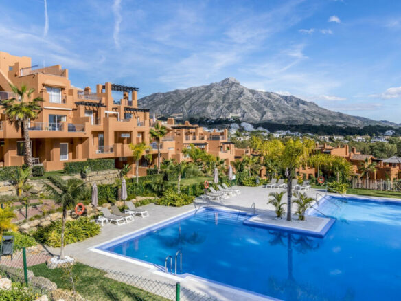 SOLD Nueva Andalucia – Quality 2B  Penthouse – Open Views