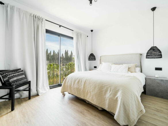Los Pinos de Aloha – 3B Penthouse – Key Ready