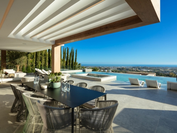 SOLD – La Quinta – 5B Modern Villa – Gated -Sea Views