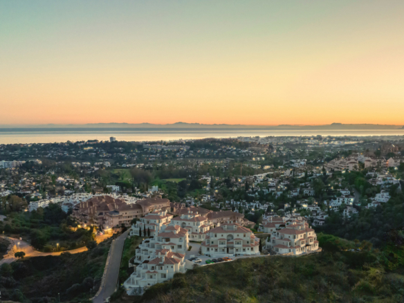 Nueva Andalucia  – Development 2/3B Apts & Penthouses -Gated