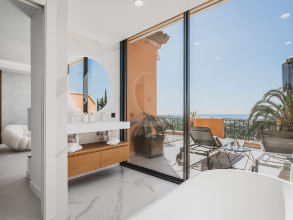 Nueva Andalucia – 3B Penthouse – Sea Views