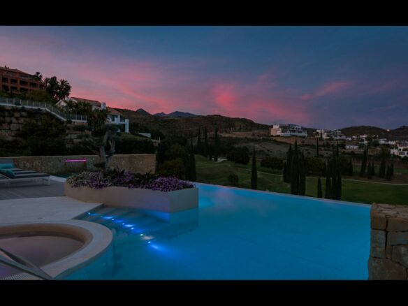 Los Flamingos – 8B Modern Mansion -Gated -Rent