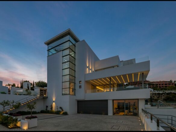 Los Flamingos – 8B Modern Mansion -Gated -Rent