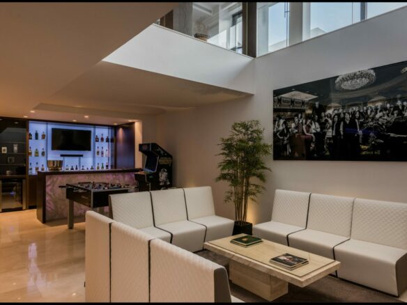 Los Flamingos – 8B Modern Mansion -Gated -Rent