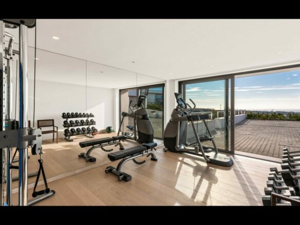 Los Flamingos – 8B Modern Mansion -Gated -Rent