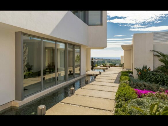 Los Flamingos – 8B Modern Mansion -Gated -Rent