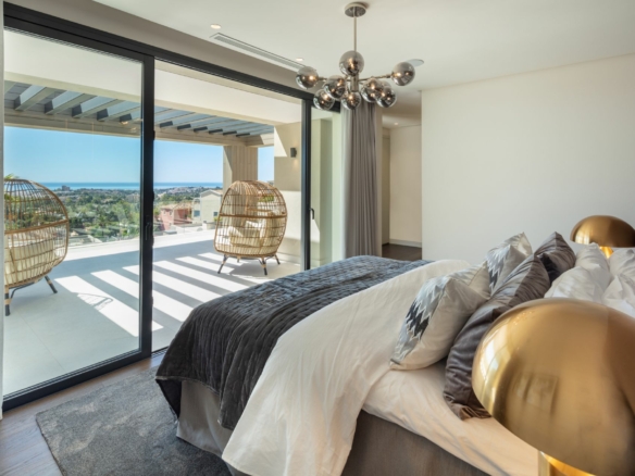 Nueva Andalucia – 5B Modern villa – Panoramic Views