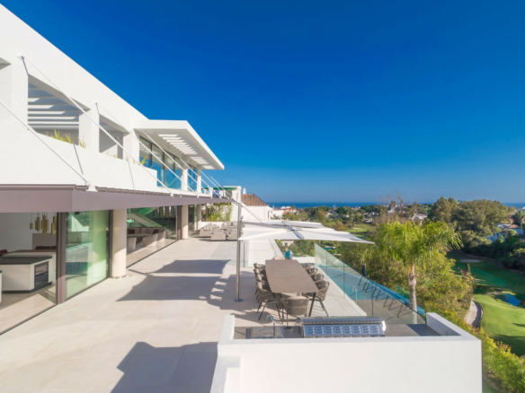 For sale  – Benahavis –  Modern 5B villa – Panoramic views 🌳