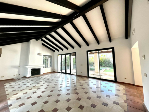 🏡 Charming Andalusian Style Villa on the New Golden Mile! 🌺