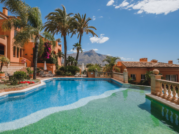 Nueva Andalucia – 3B Penthouse – Sea Views