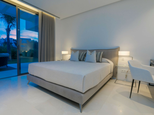 For sale  – Benahavis –  Modern 5B villa – Panoramic views 🌳